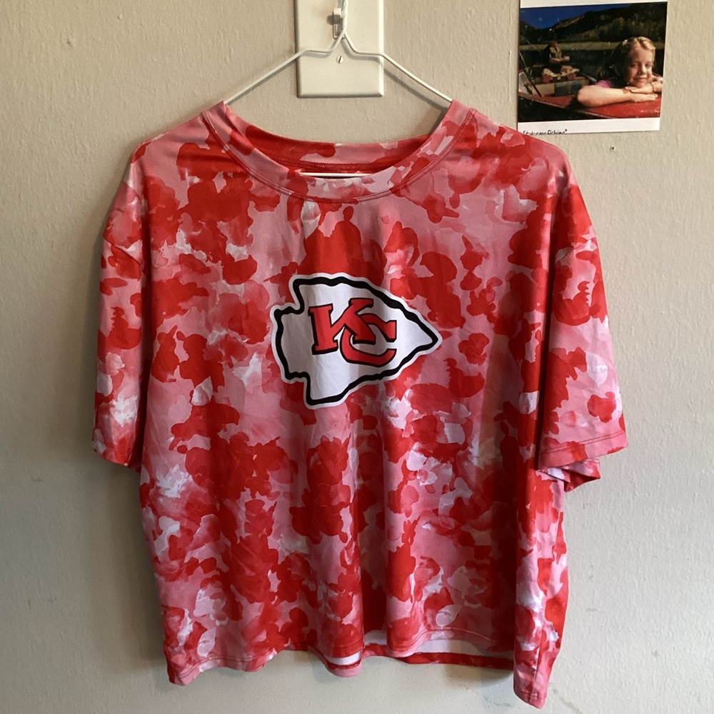Women’s Large Kansas City Chiefs Red Camo longer Crop Top Loose Fit Tote8